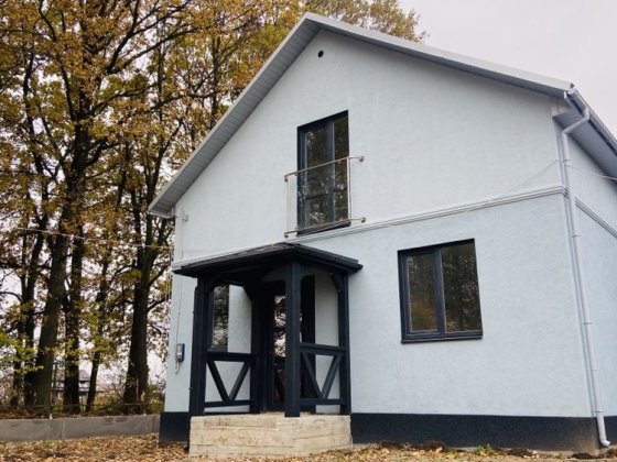 Будинок по вигідній ціні! 4-ри кімнати Опалення Зарванці