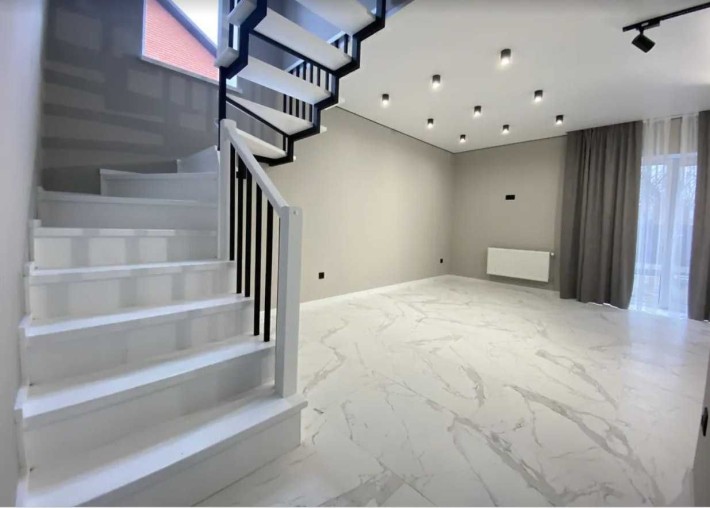 Дуплекс з ремонтом! Газове опалення, 3 кімнати, 95м2 - фото 1
