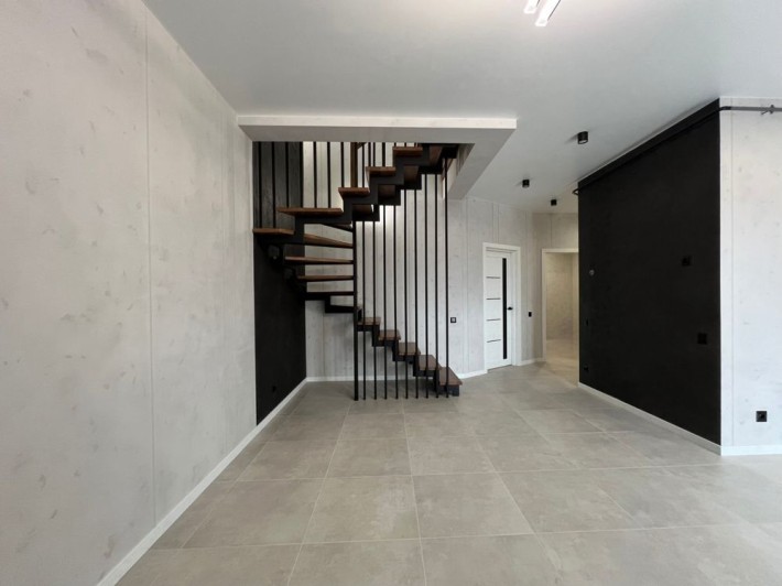 Продам таунхаус з ремонтом - фото 1