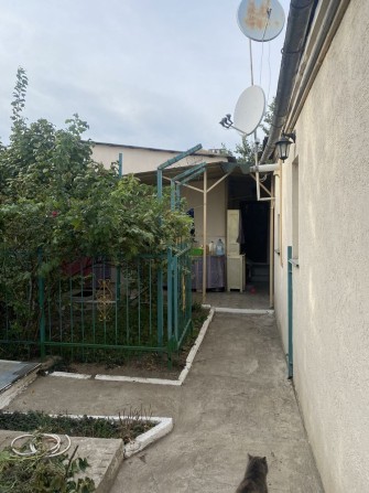 Продаётся дом + гостевой дом, гараж, сад — ул. Театральная - фото 1