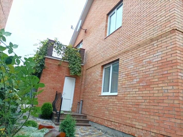 Продаж просторого будинку , район Академічний , масив Поляна - фото 1