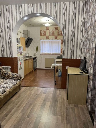 Продам 2 этажный дом, район 8 марта, улица Галины Петровой - фото 1