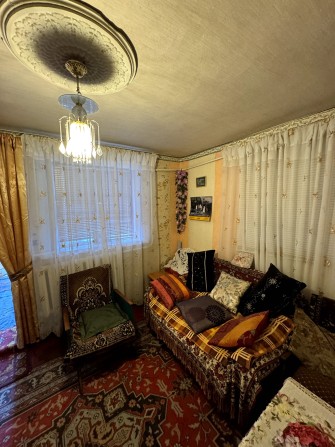 Продається частина будинку  біля Скверу Молодіжний (Некрасівка) - фото 1