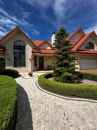 Продажа шикарного дома в Совиньоне - фото 1
