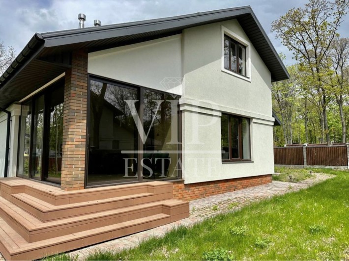 Без комиссии. Продам дом 230 м.кв., 7 соток. КП Лесное, Лесопарк. - фото 1