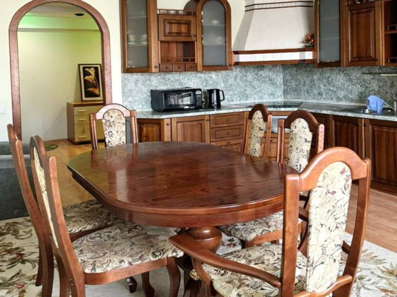 Продається 3 кім квартира у Святошинському районі, вул. Святошинська, 4 Метро "Святошин" Киев