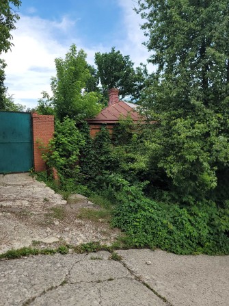 Продам свой ветхий дом в центре - фото 1