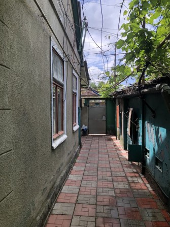 Продам дом. Единица! Документы на дом и землю! Городские комуникации - фото 1