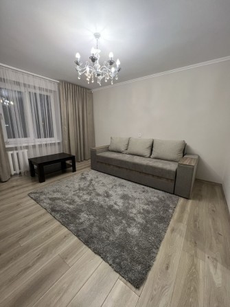 Оренда 2 кімнатної квартири район 33 Соборності - фото 1