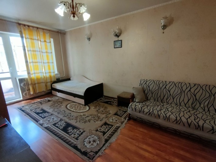 Оренда 2 кімнатної квартири (2 поверх) по вул. Миколи Світальського - фото 1