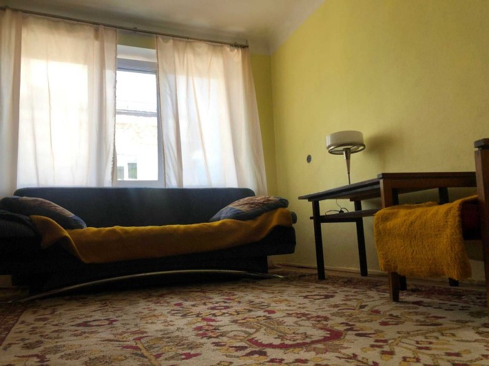 Квартира від власника: 2 кімнати в центрі, 9000 грн + комунальні - фото 1