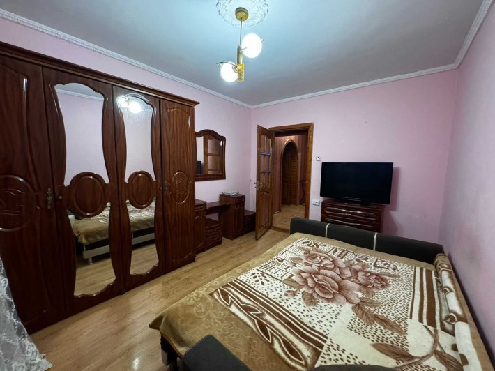 Здається 3 кімнатна квартира по вулиці Головній - фото 1