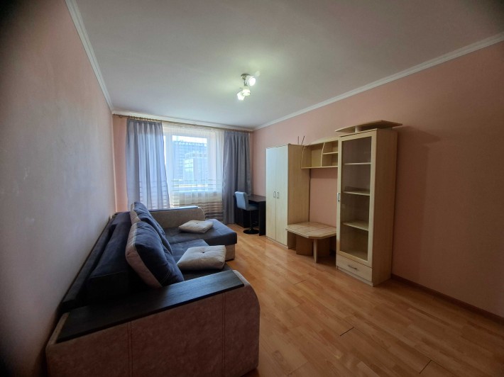 Оренда однокімнатної квартири,новобудова,вул.Тичини(центр). - фото 1