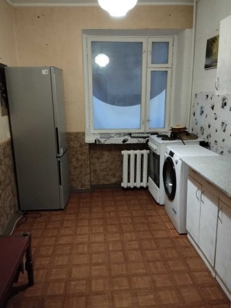 Здається 1 кімнатна квартира, довгострокова оренда - фото 1