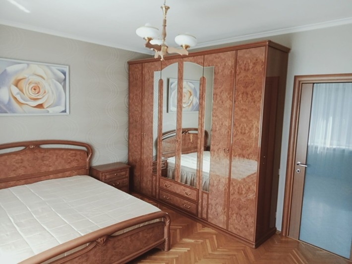 Сдам 3-кiмнатну квартиру (1 хв. до м Печерська) - фото 1