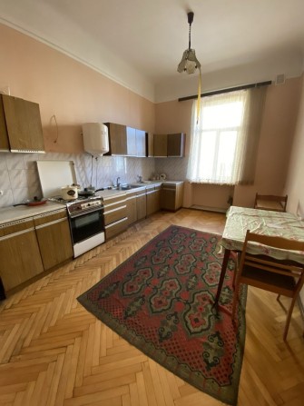 Оренда 4-кімн. квартири в центрі, вул. Головна - фото 1