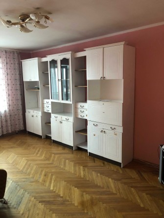 Сдаю в оренду велику 1 кімнатну квартиру вул.Деревлянська, буд.2/6 - фото 1