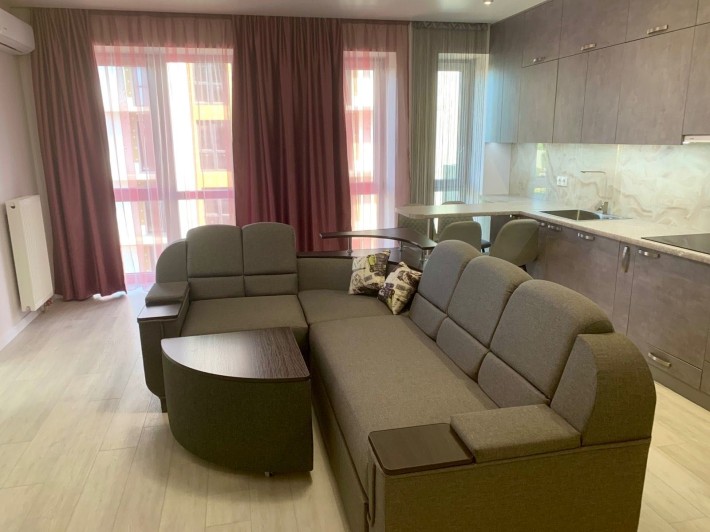 Оренда 2-ох кімнатної квартири в ЖК West Towers з видовими вікнами - фото 1