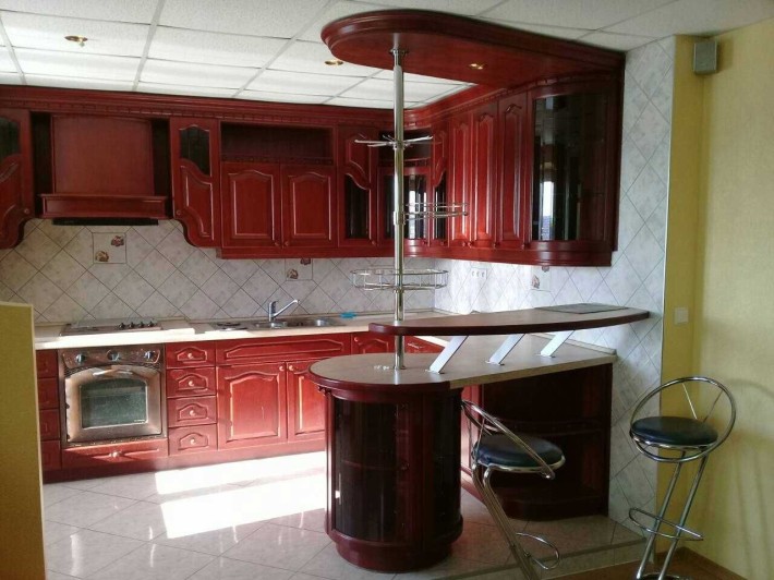 Сдам  3-х квартиру в районе центра для 4-6 хлопцев на любой срок - фото 1