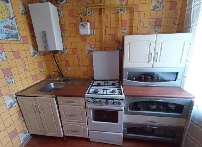 Сдам 1 комнатную на 12 квартале, р-н ТЦ Терра, 12 квартал. - фото 1