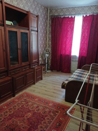 Сдам 1 комнатную квартиру в центре на длительный срок - фото 1