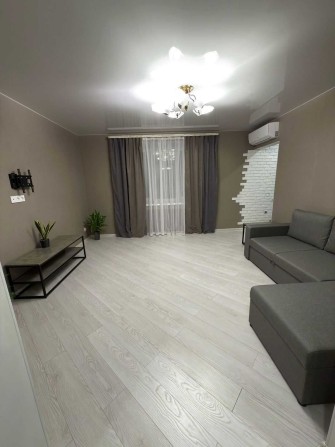 Сдается 2к квартира в кирпичном доме на пр.Поля, 42 - фото 1