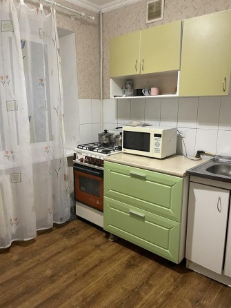 Сдаю  1к  хорошую  квартиру  в центре рядом  с  площадью - фото 1