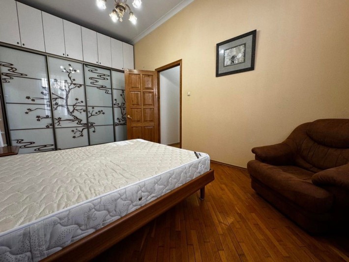 Здається к - ра площею 61,3 м² на 4 поверсі (без ліфта). Жилянська, 34 - фото 1