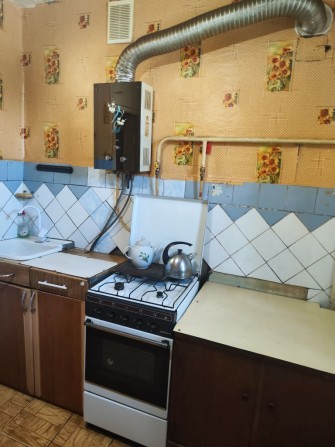 Сдаю 2к/кв ул.Крылова 3/5 ,балкон,колонка  3000 - фото 1