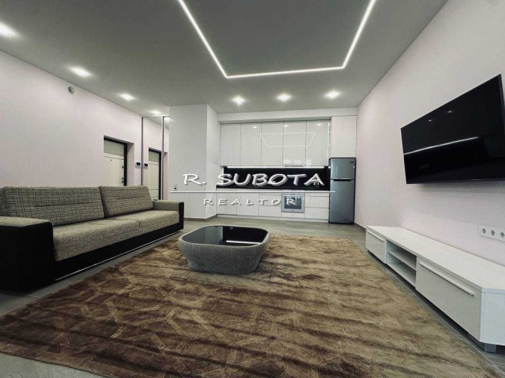 3к студия 70м2 на Литейной в центре Дуэт loft white Небо Мост Сити - фото 1