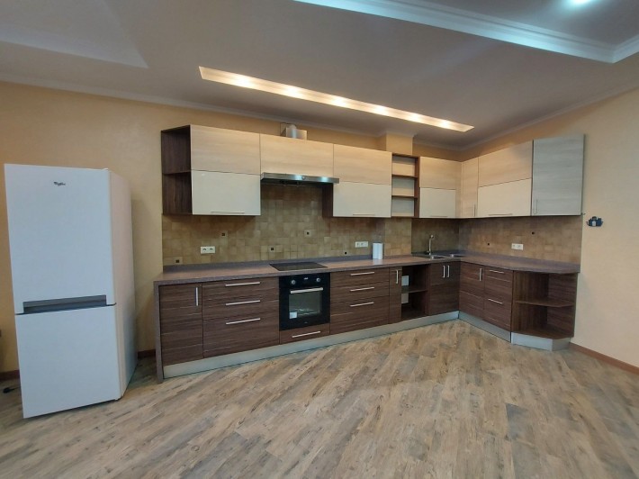 Срочно сдам 3 ком. квартиру в ЖК"Каскад", ул.Левитана 62/Королева - фото 1
