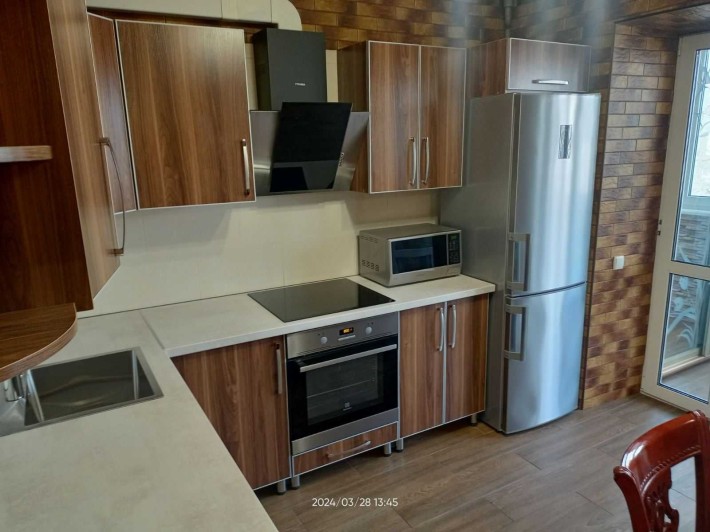 Сдается 2-х комн. квартира в новостройке на Космосе 68 кв.м + парковка - фото 1