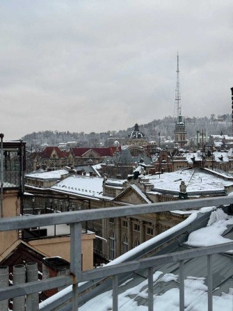 Оренда квартири в Центрі міста з великою терасою - фото 1