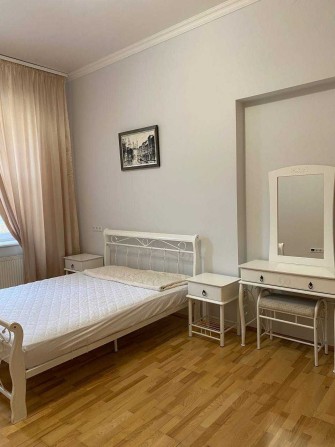 Оренда 1-кім. квартири в центрі на вул. Зелена - фото 1