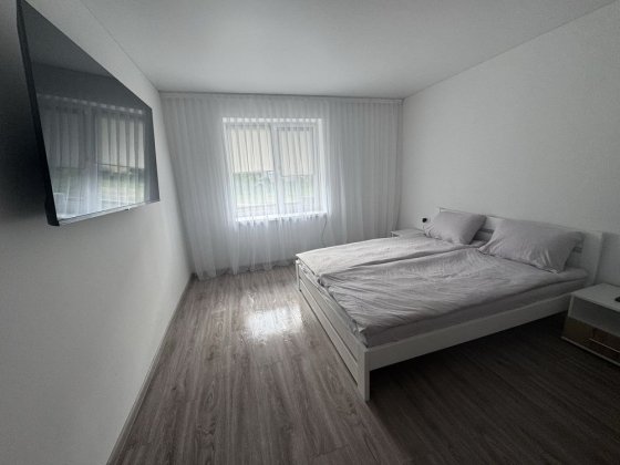 Оренда однокімнатної квартири біля басейну  подобово вільно з 26серпн Берегово