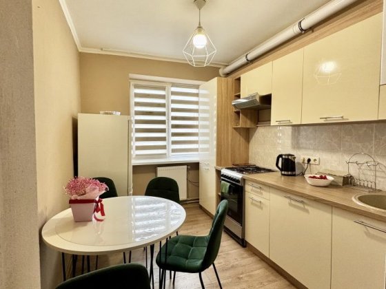 Квартира оренда подобово. !напроти басейну. Вільно з  1 8 серпня Берегово