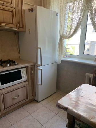 Сдам отдыхающим 3 комнатную квартиру на Парковой.Море через дорогу - фото 1