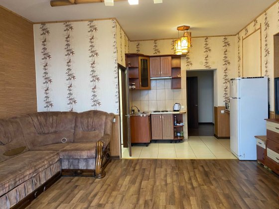 Сдам отдыхающим евродвушку(студия и спальня)в переулке Хантадзе Черноморск