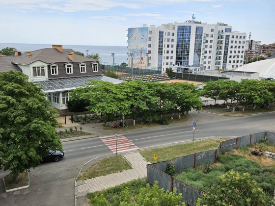 Сдам посуточно трех комнатную квартиру Чорноморськ