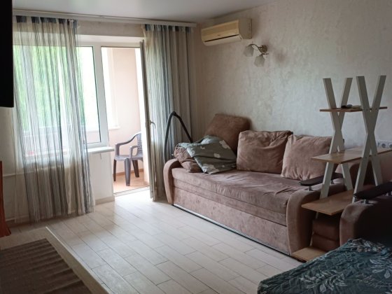 Здам подобово квартиру  студіюна 4м.дуже  чисту.Все є. Черноморск