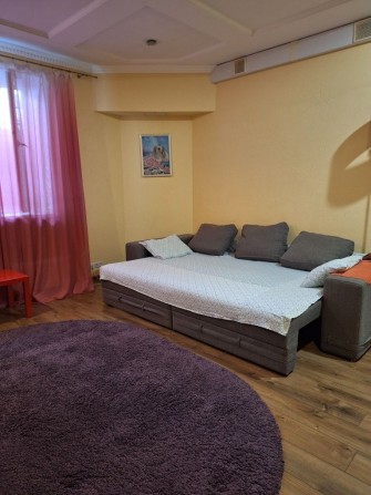 Сдам 2 комн. квартиру посуточная в Черноморске - фото 1