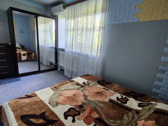 Сдам 3х комнатную квартиру посуточно в Черноморске 2 линия Чорноморськ