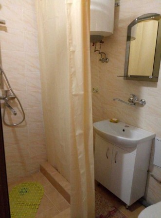 Здам свою 2-к кв у центрі Чорноморську - фото 1