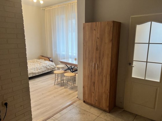 Аренда квартира студия центр города посуточно Берестин