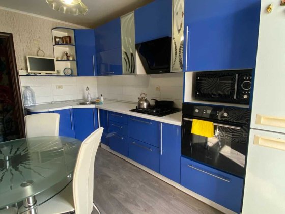 Сдам недорого  отдыхающим 3 комнатную квартиру на Шума Черноморск