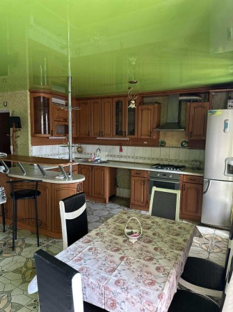 Свободно! Сдам посуточно большую 2 комн. кв. 85м, у моря. Бронирую! - фото 1