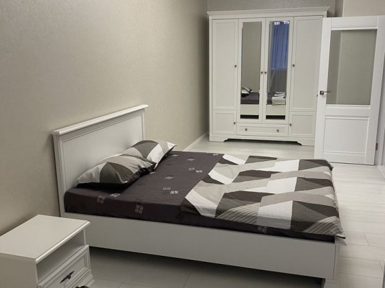 Квартира з басейном подобово Чорноморськ Черноморск