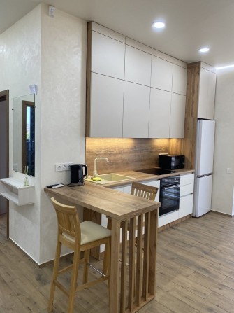 DOBA - LUX  1 кім. 3-4 міс. - фото 1