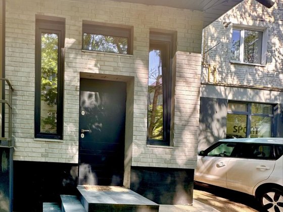 ОКРемий ВХІД паркомісце!ПОГОДИННО700грн Рівне