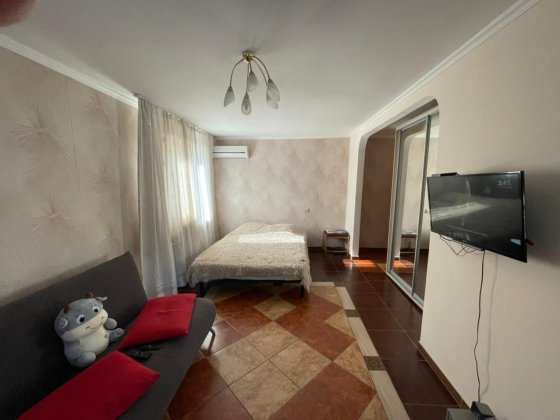 Солнечный. Набережная. 1 кв посуточно и почасово от собственника Дніпро